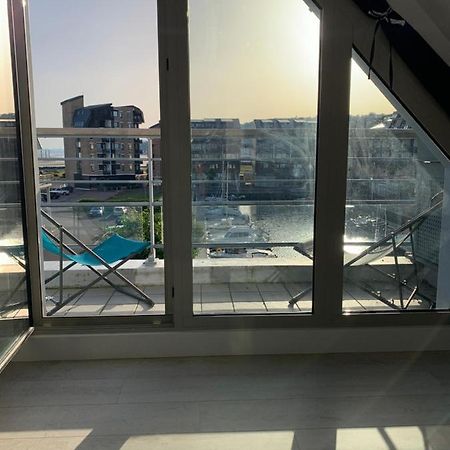Blue Bay Studio Terrasse Довиль Экстерьер фото