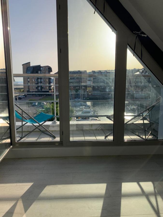 Blue Bay Studio Terrasse Довиль Экстерьер фото